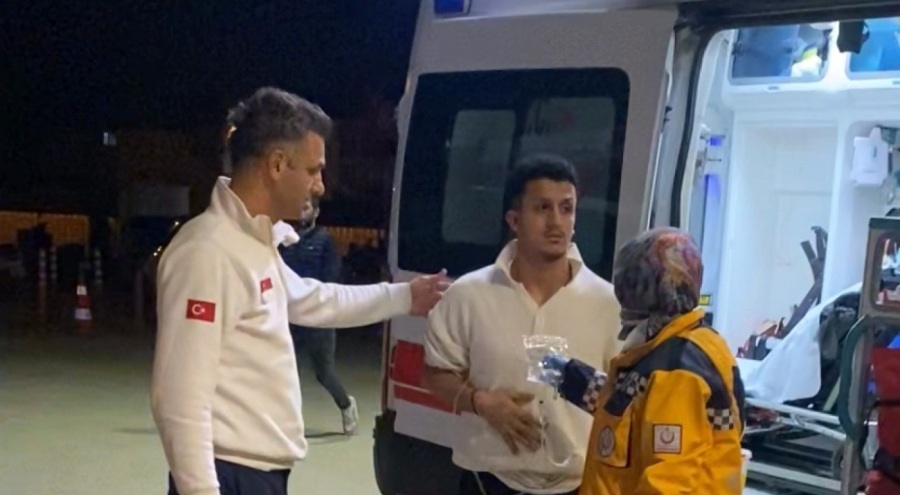 Bursa'da kavgayı ayırmak isterken bıçaklandı