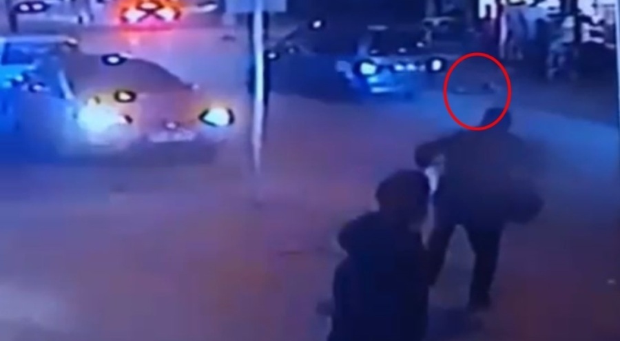 Bursa'da yola kaçan topunu almak isteyen çocuğa araç çarptı