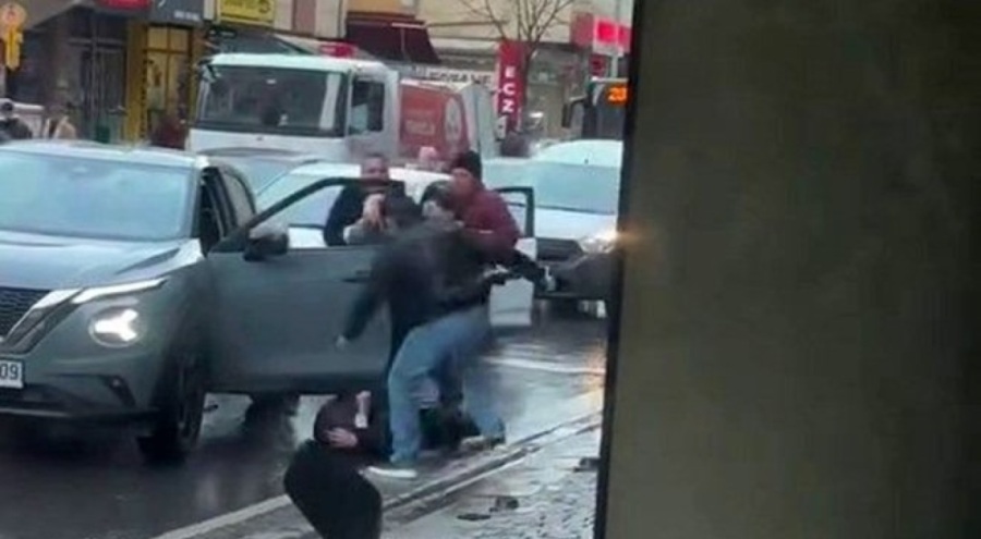 Park kavgasında tekmeler ve yumruklar konuştu