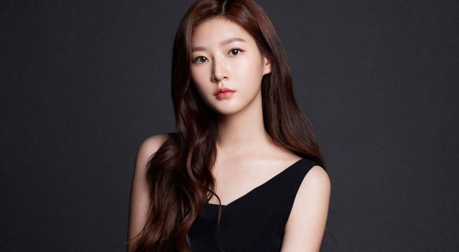 Genç şarkıcının evinde cansız bedeni bulundu