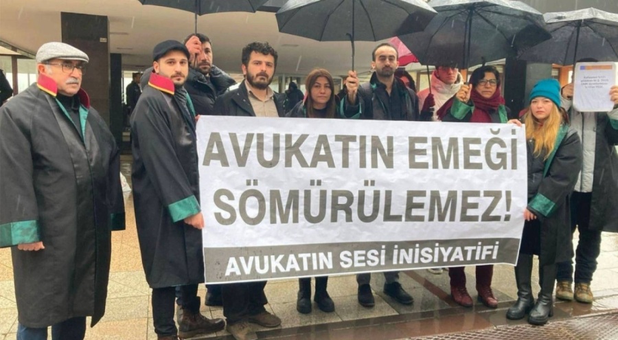 Avukatlardan Maliye Bakanlığı önünde protesto