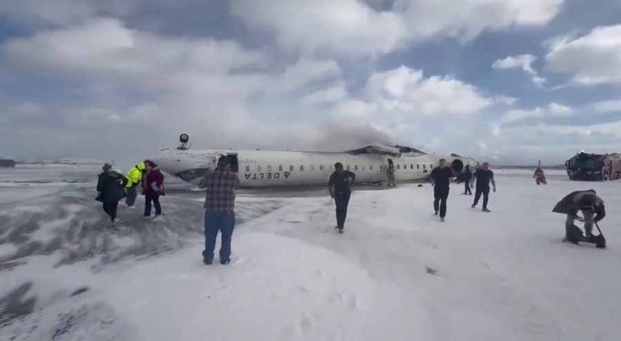 Pistte ters dönen uçakta mucize kurtuluş