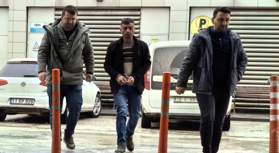 Bursa'da hırsızlık suçundan 20 yıl hapisle aranan şahıs yakalandı