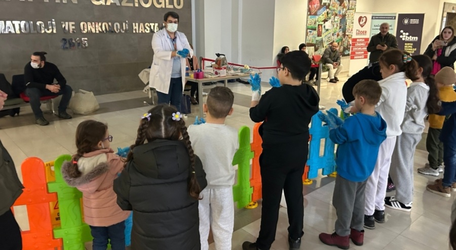 Bursa Büyükşehir'den tedavi gören çocuklara moral