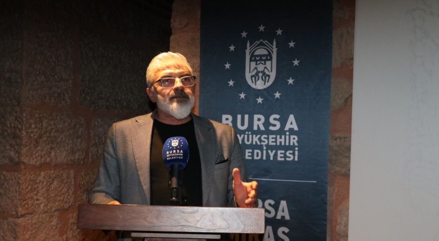 Bursa'da İngiliz ressam Walker'ın çizimleri yapay zekayla Bursa'da canlandırıldı