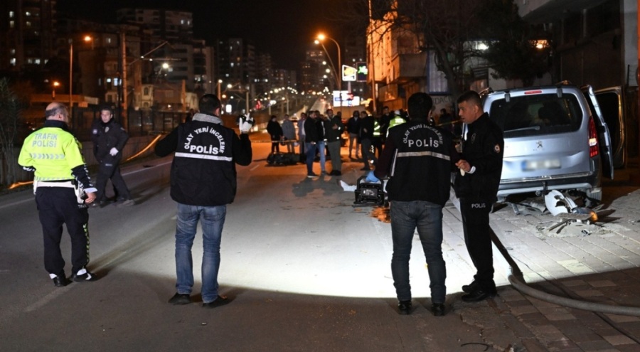 Ticari aracın çarptığı elektrikli bisikletin sürücüsü olay yerinde can verdi