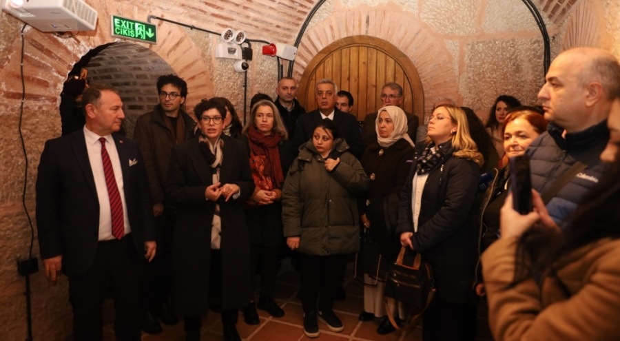 150 yıllık Bursa çizimleri, yapay zeka ile hayat buldu
