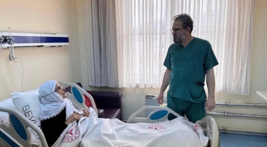 84 yaşındaki kadının böbreğinden çıkan şoke etti!