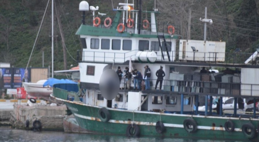 Balıkçı teknesinde tüyler ürperten görüntü! Kendini asarak canına kıydı