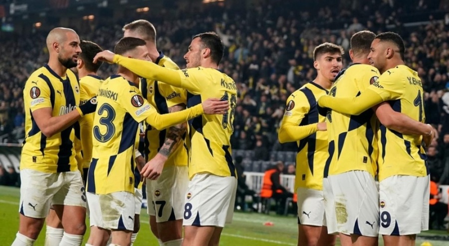 Anderlecht - Fenerbahçe maçı duraklatıldı!