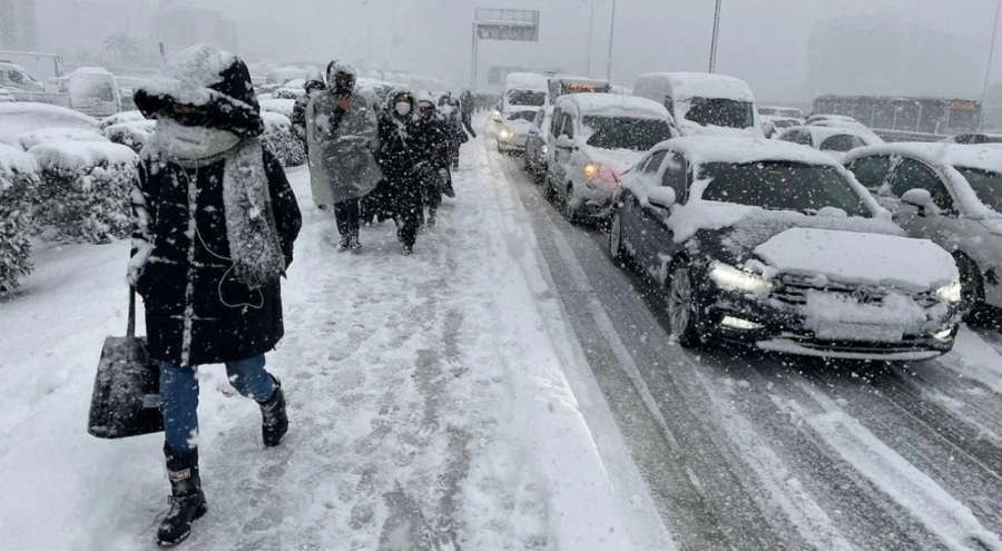 Bursa'nın İnegöl ve İznik ilçelerinde eğitime kar engeli