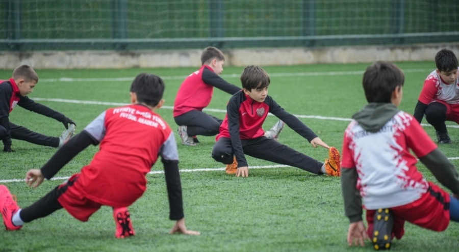 Bursa'da gelecek nesillerin temeli spor ile atılıyor