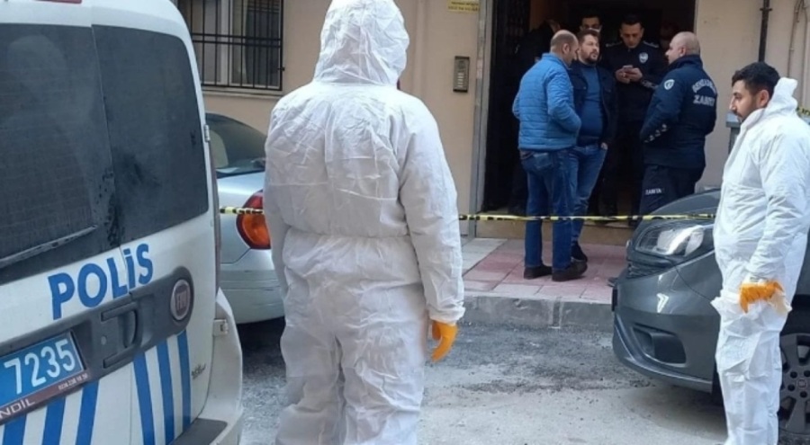 70 yaşındaki adam çöp biriktirilen evde ölü bulundu