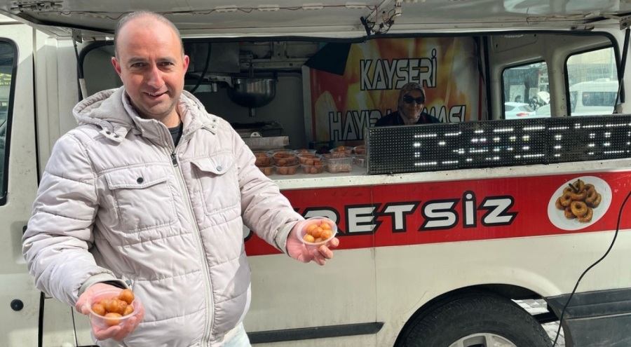 Çekişmeli süren boşanma davası sonuçlanınca lokma dağıttı