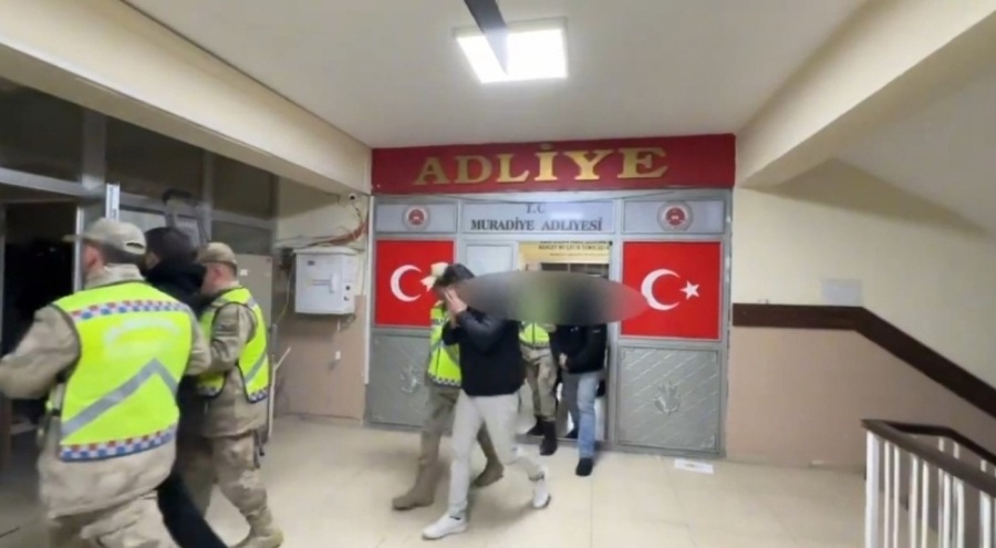 Kaçak göçmen operasyonunda 5 organizatöre tutuklama