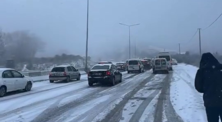 Bursa'da kar yağışı hızlı başladı!