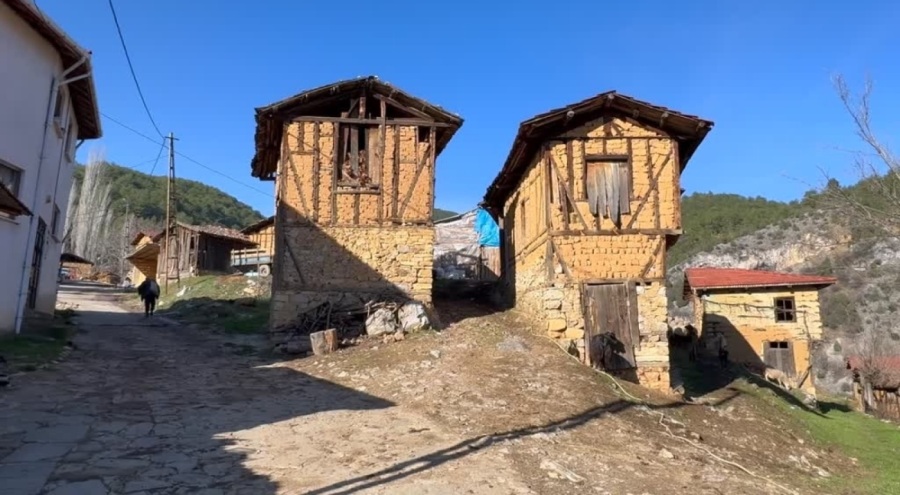 Bursa Gelemiç Mahallesi 7 asırlık mimari dokusunu koruyor