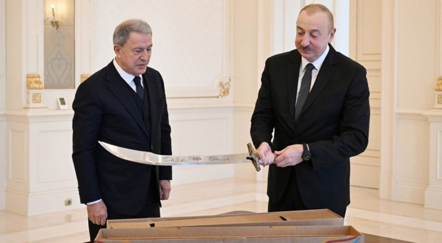 Aliyev, TBMM Milli Savunma Komisyonu Başkanı Akar'ı kabul etti