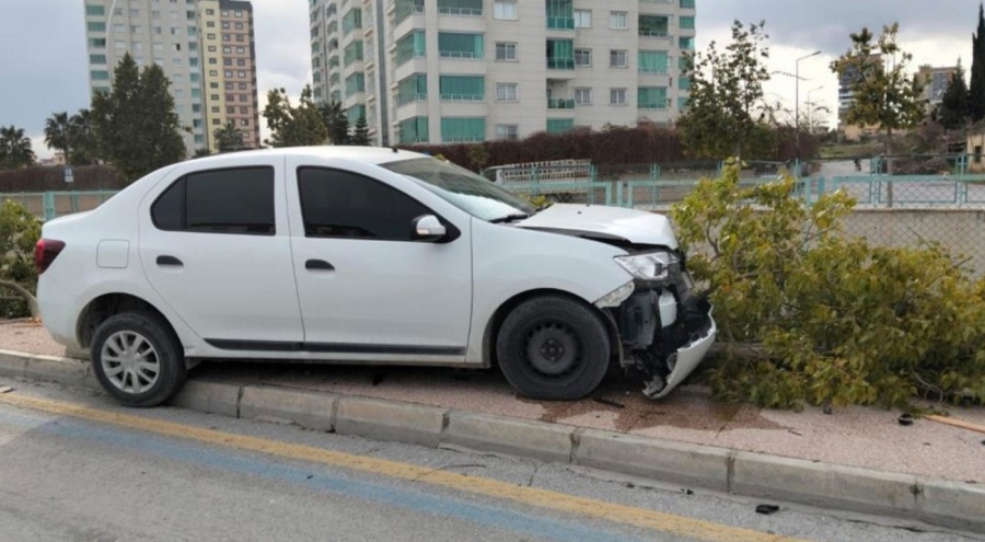 Trafik kazası geçiren şahıs kalp krizi geçirerek hayatını kaybetti