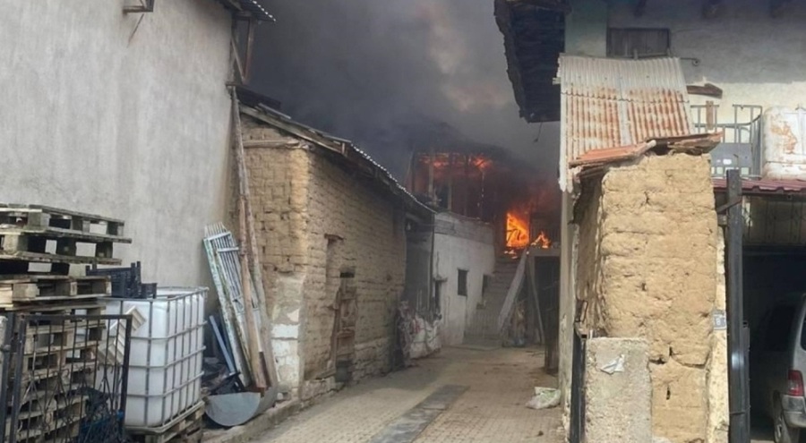 Alevlerin arasında kalan kadın feci şekilde öldü