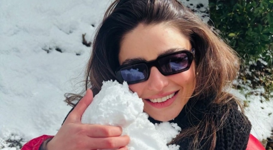 Oyuncu Ayça Ayşin Turan'ın kar pozlarına beğeni yağdı