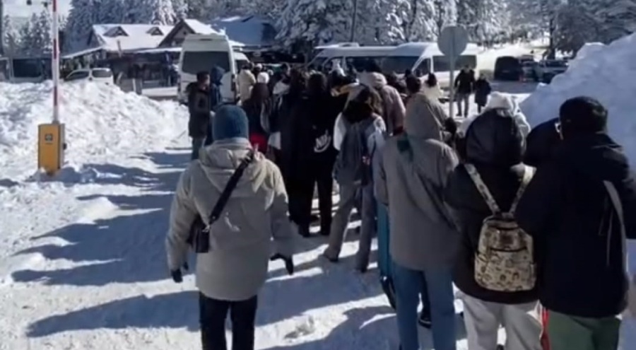 Uludağ'da, teleferikte mahsur kalan tatilciler yetkililer tarafından kurtarıldı