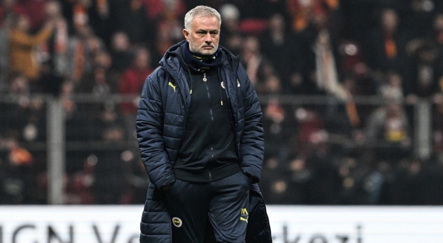 Jose Mourinho'dan kadroda 2 değişiklik