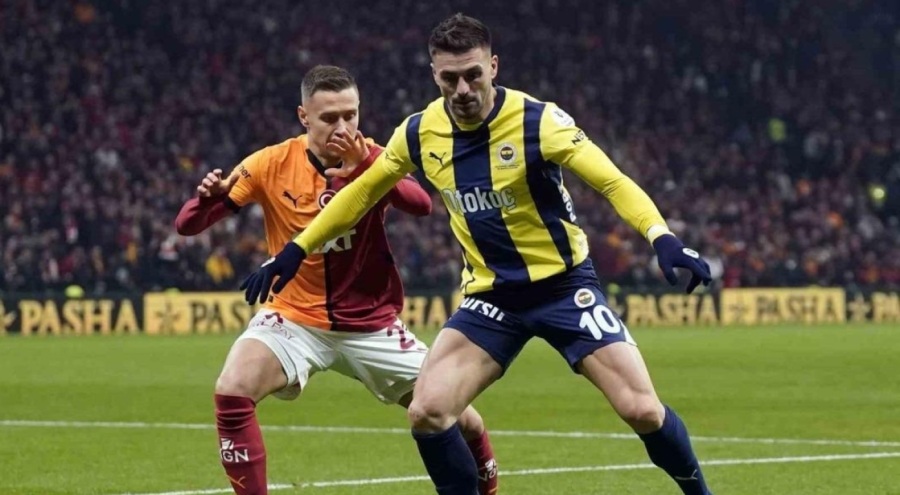 Galatasaray-Fenerbahçe derbisinde ilk yarıda gol yok!
