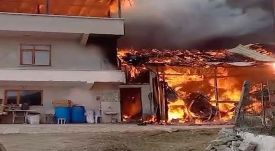 Alevlere teslim olan ev ve ahır kullanılmaz hale geldi