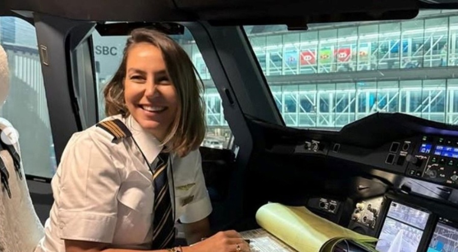 Dünya'nın en büyük yolcu uçağını ilk Türk kadın pilot uçurdu