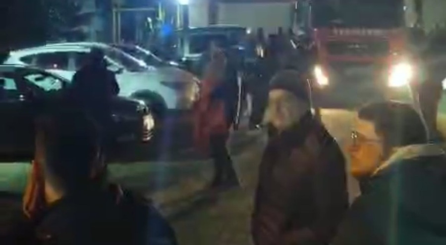 Bursa'da korkutan yangın: 2 bina tahliye edildi