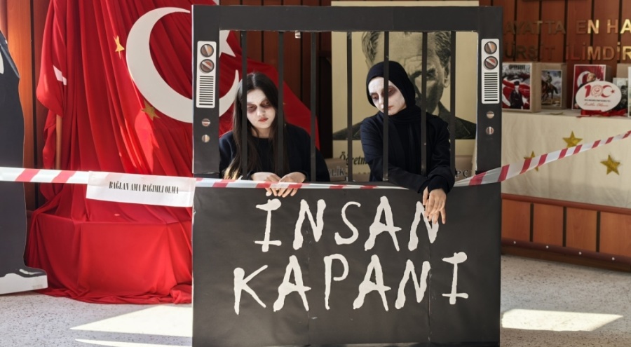 İnegöl'de teknoloji bağımlılığına 'canlı' sergiyle dikkat çektiler