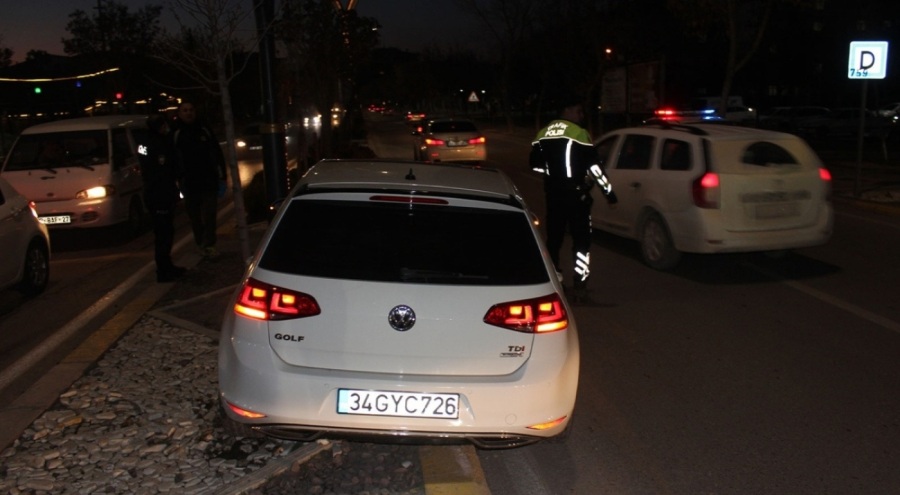 Kaza yapan sürücünün sözleri pes dedirtti: Alkollüyüm, ehliyetimi alabilirsiniz