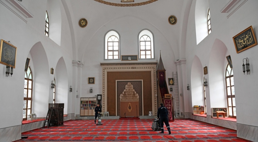 Osmangazi Belediyesi'nden camilerde Ramazan temizliği