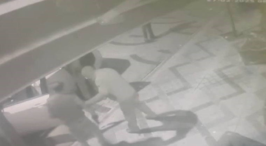 Restorana silahlı saldırı: Yaralılar var!