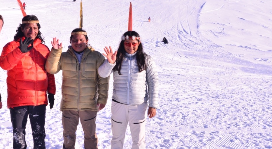 Waorani Kabilesi üyeleri Bursa'da karla tanıştı