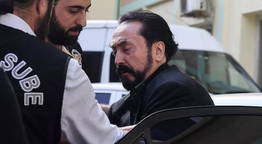 Adnan Oktar'a yargılandığı davada 3 suçtan beraat!