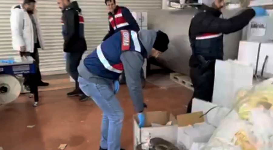 Bursa'da sahte içki operasyonu! Yüzey temizleyici ile kamufle etmişler