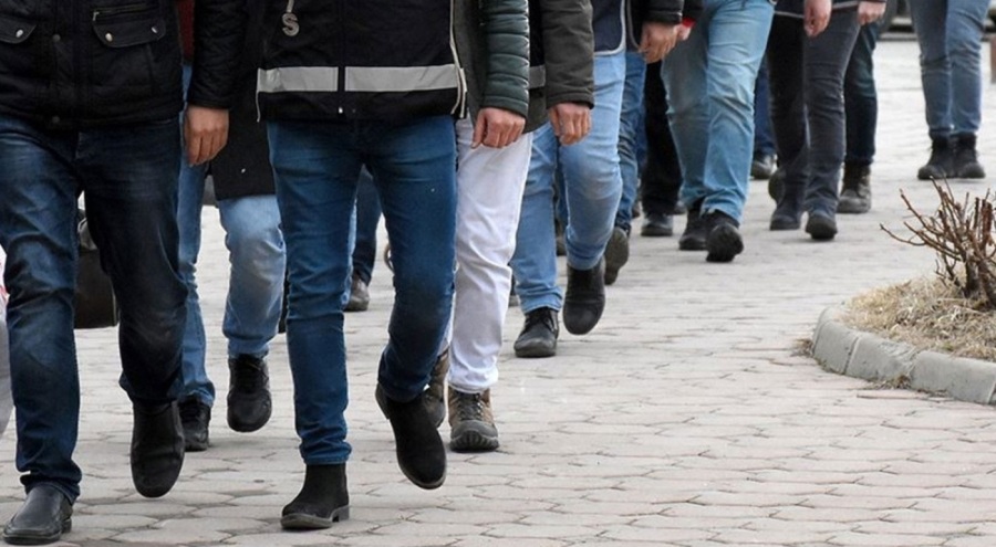 İzmir'deki suç örgütü operasyonunda 11 tutuklama