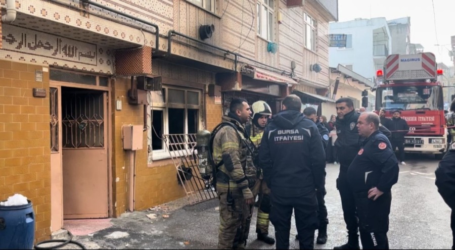 Bursa'da yangında can pazarı yaşandı! 2'si çocuk 4 kişi kurtarıldı