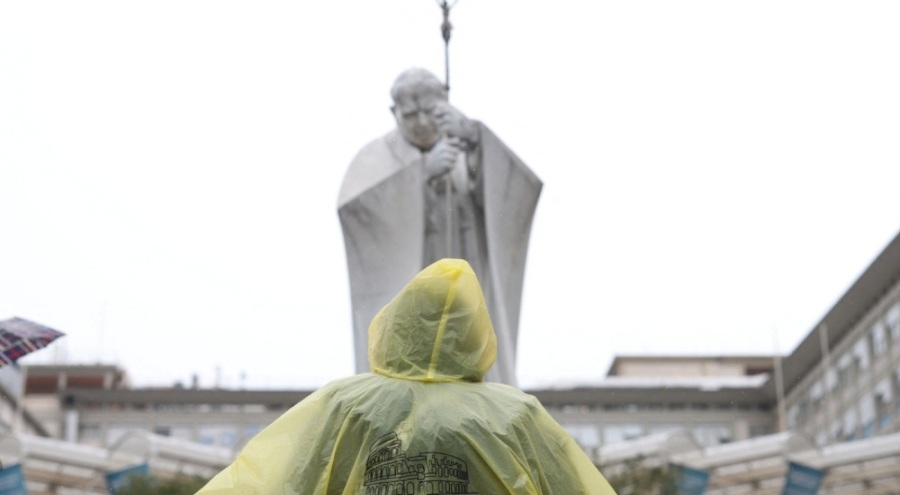 Vatikan'dan açıklama geldi: Papa başka bir kriz yaşamadı