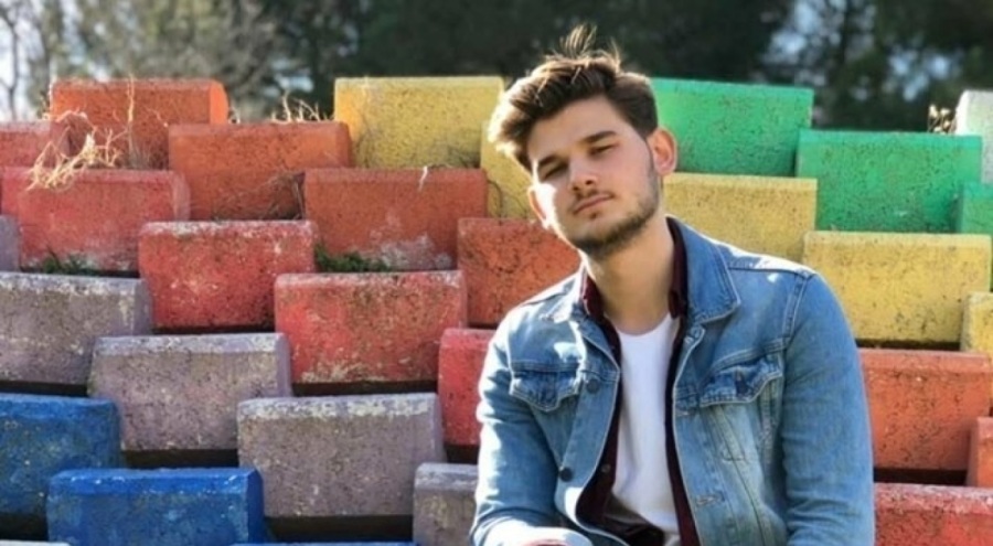 Emanet aldığı motosikletle yaptığı kazada hayatını kaybetti