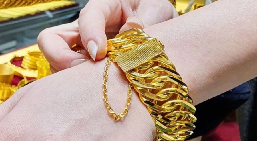 Ajda bilezik dönemi sona erdi! Artık yeni gözde bu model olacak