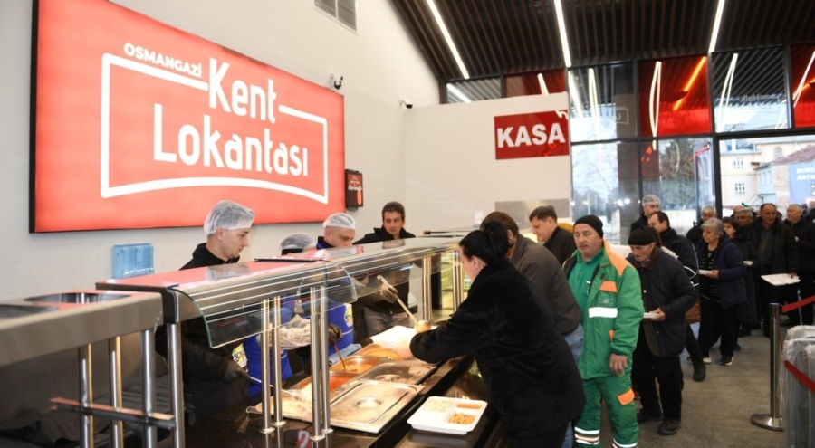 Osmangazi Belediyesi 7 noktada iftar sofraları kurdu