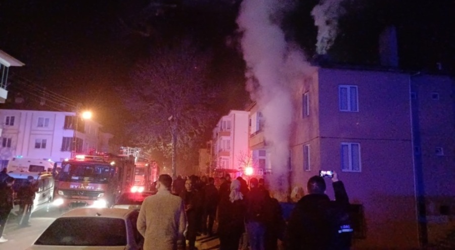 Çorum'da apartmanda yangın paniği