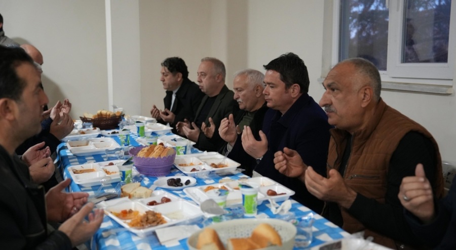 Osmangazi Belediye Başkanı Aydın, Güneybudaklar sakinleri ile iftar yaptı