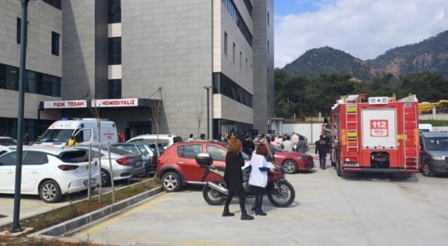 Hastanede panik anları! Elektrik kabloları yandı