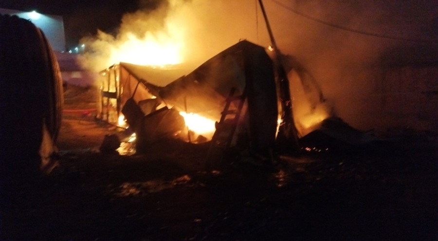 Konteyner ev alev aldı