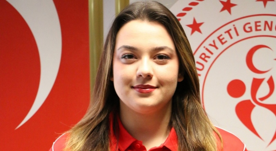 Milli atıcı İlayda Nur Çürük, Avrupa gençler şampiyonu oldu