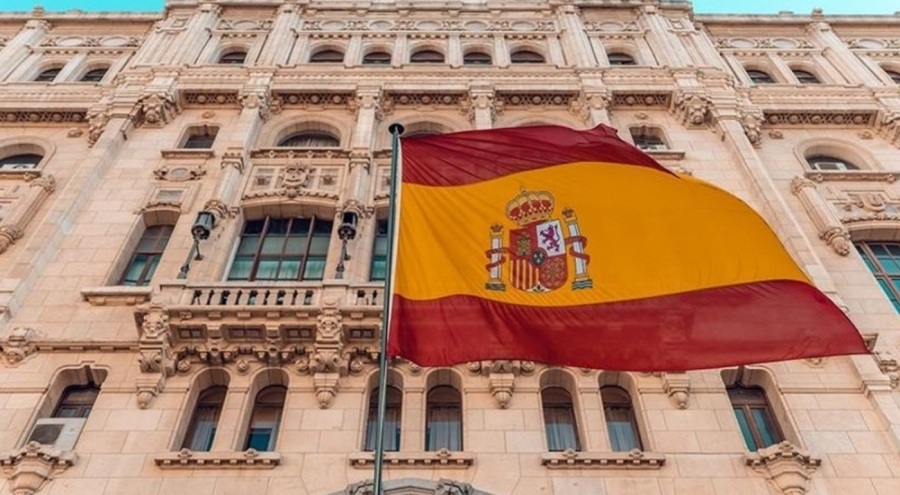 İki turist otobüsü çarpıştı: 34 kişi yaralandı